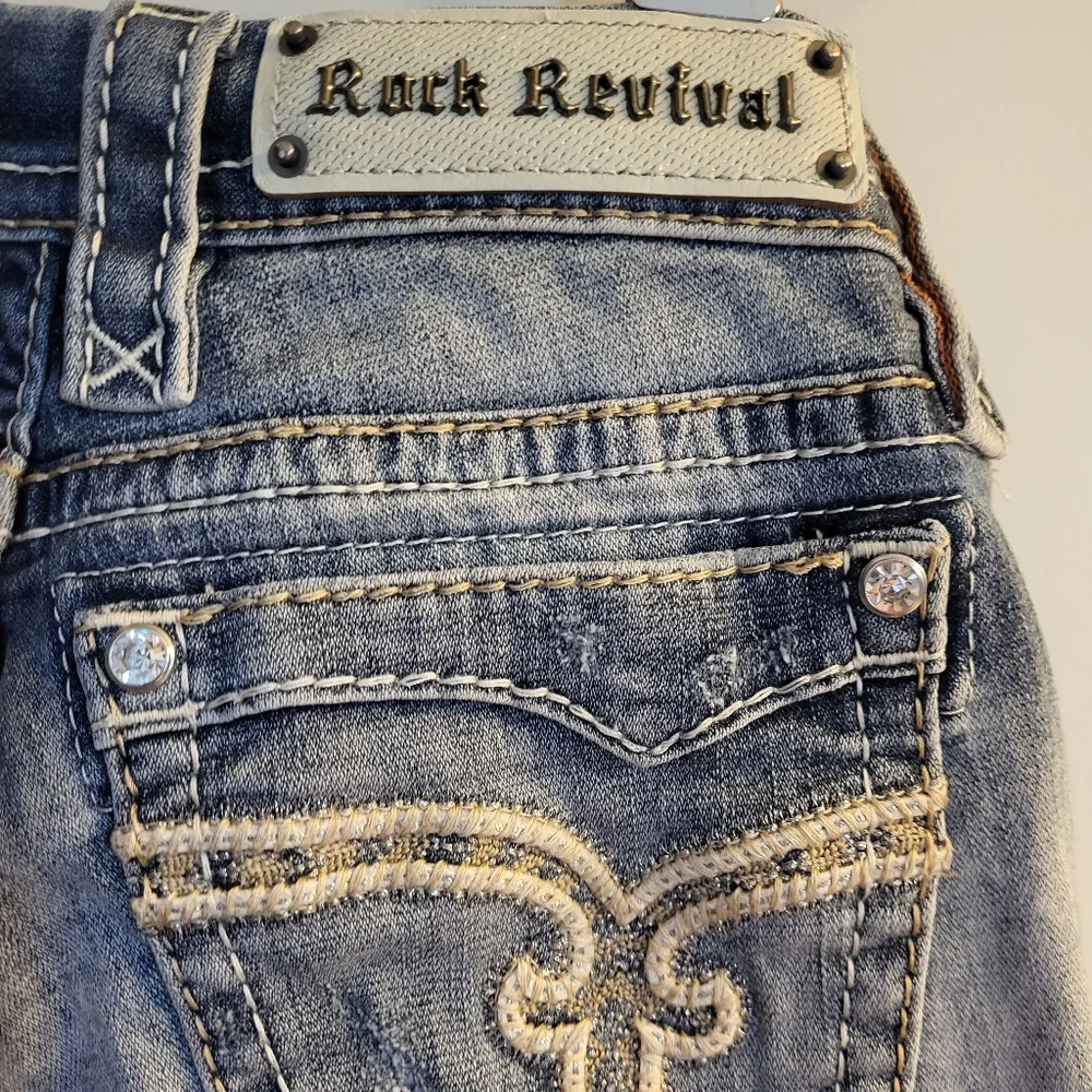 Rock Revival Women's Capri Vivian Crop Jeans Rhinestone Size 25